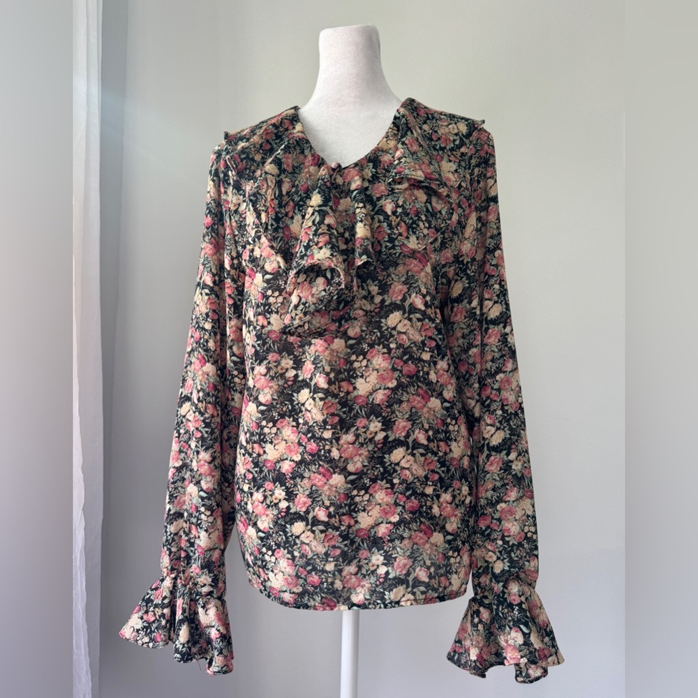 Vintage ‘90s Daniel Caron Floral Print Ruffled Long Sleeve Relaxed Fit Blouse
